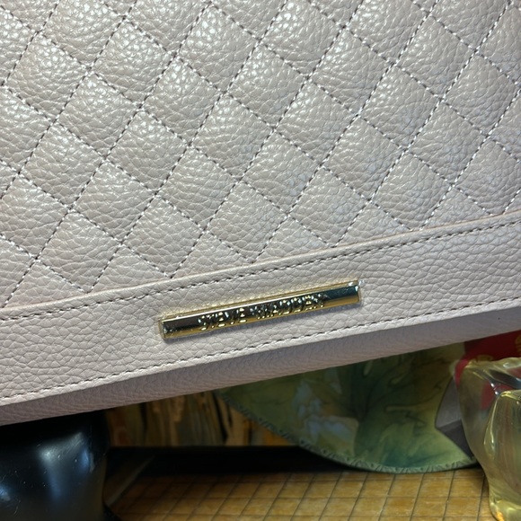 Steve Madden Shoulder Bag or Clutch w Pink Quilted Faux Leather Detachable Strap - Picture 4 of 17